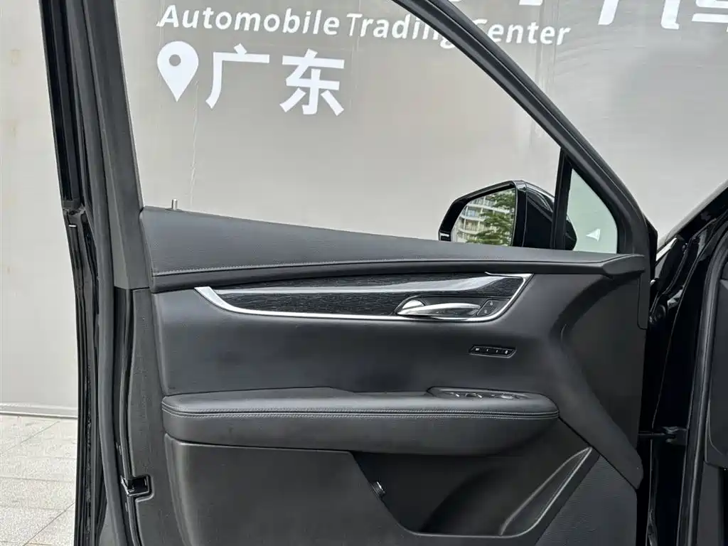 CADILLAC XT5