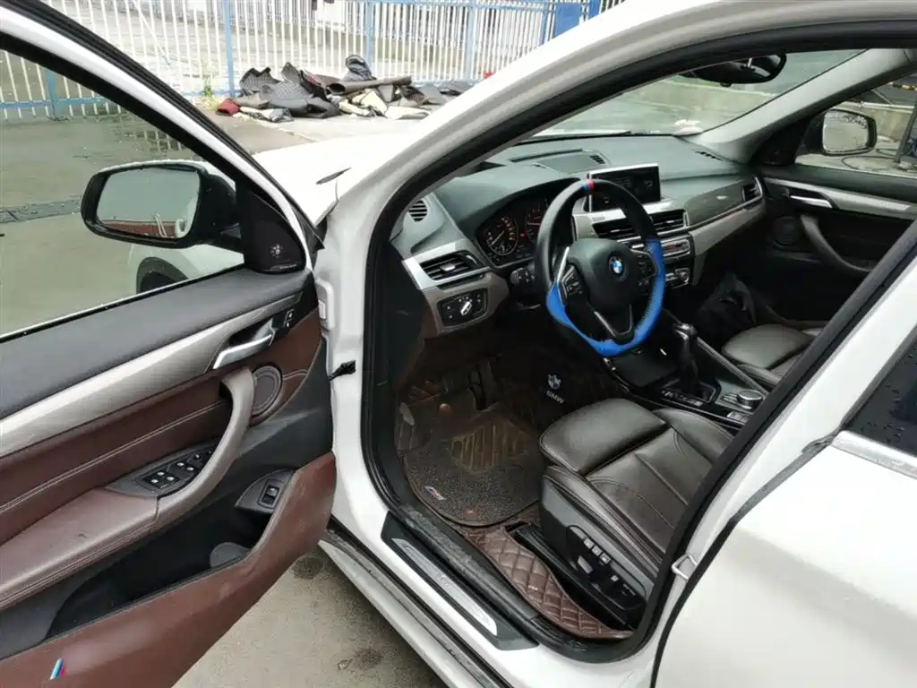 BMW X1 2018 xDrive20Li Luxury Model фото 16