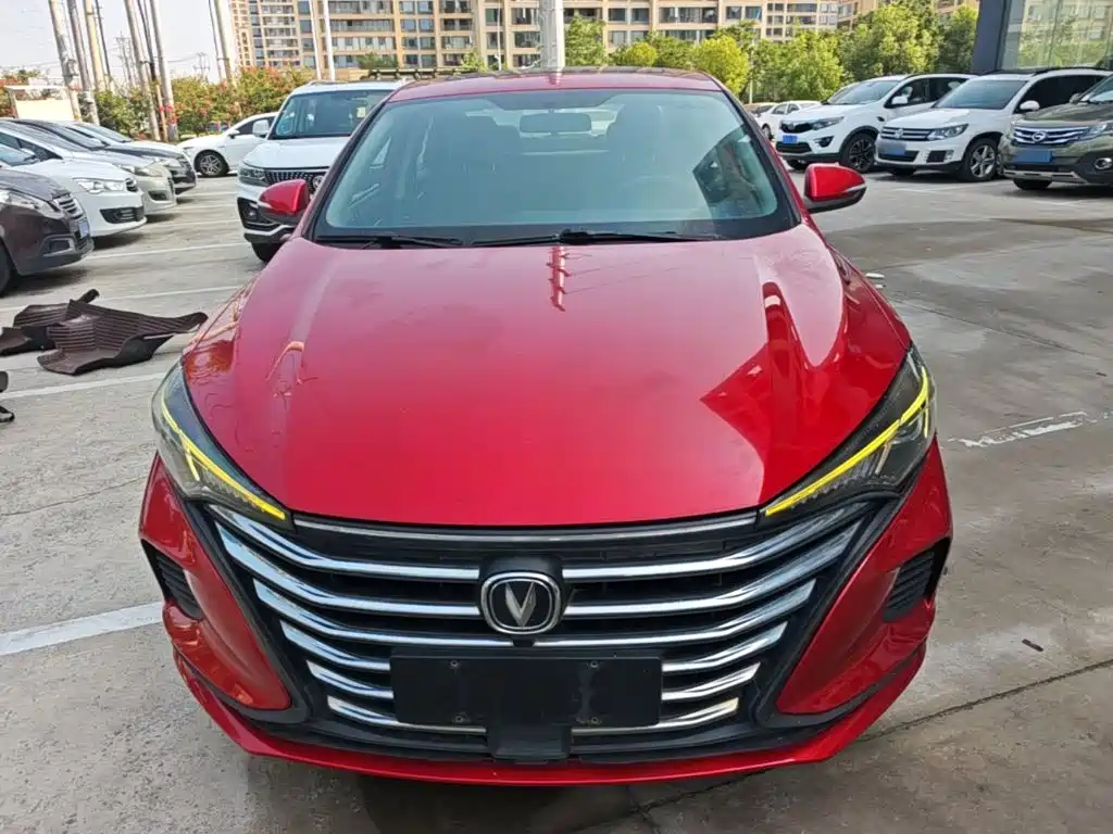 Фото 3 - Changan Eado