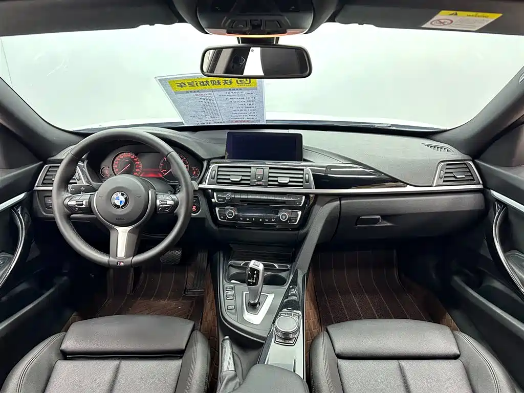 BMW 3 Series GT 2020 320i M Sport Package фото 10