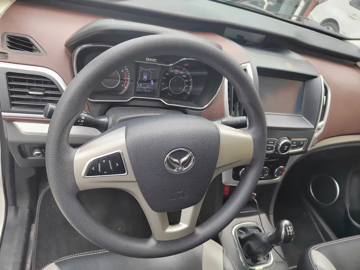 BAIC Huansu H3 2018 2017 1.5L Manual Comfort Sunroof Edition