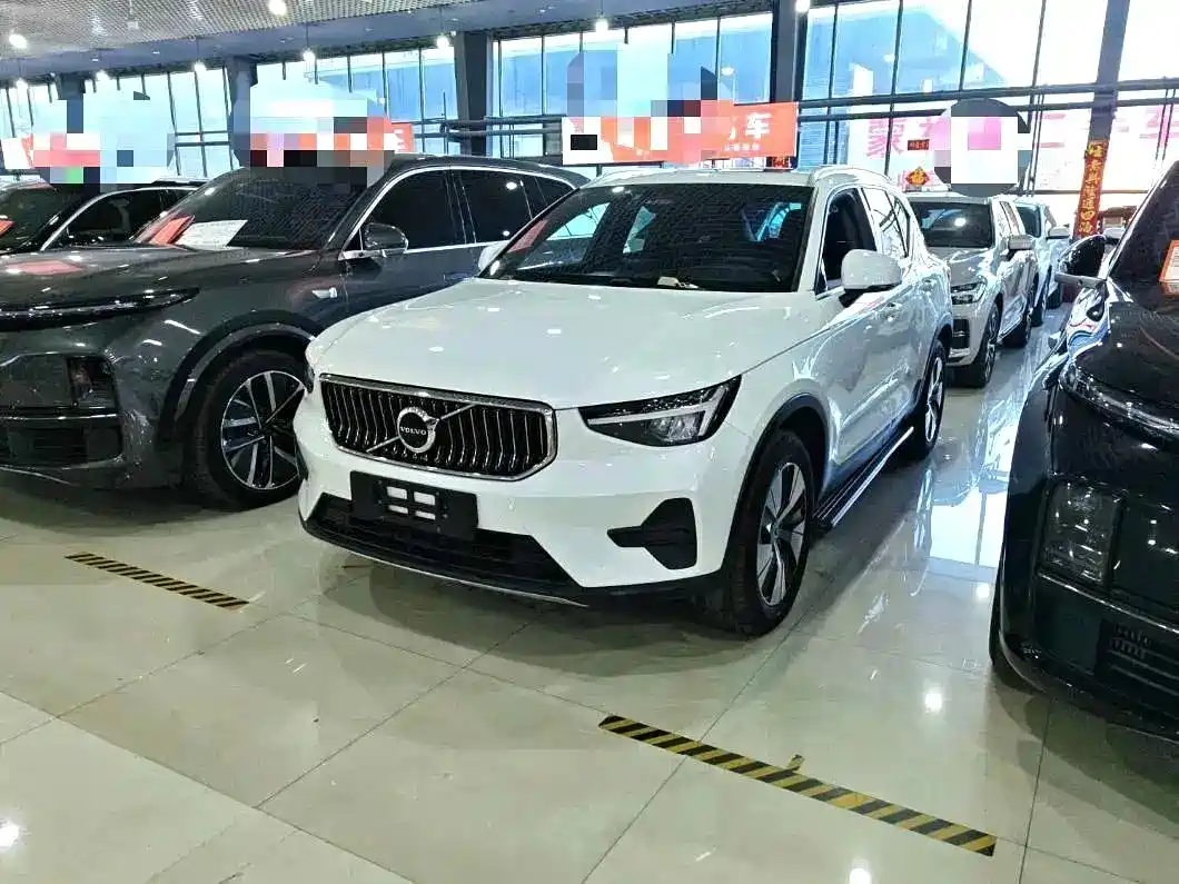 Volvo XC40 2023 B3 Zhiyuan Luxury Edition