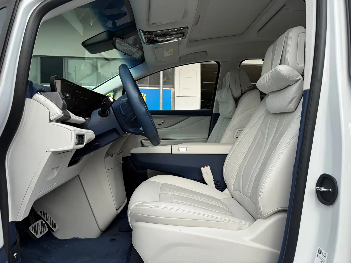 BUICK GL8 NEW ENERGY