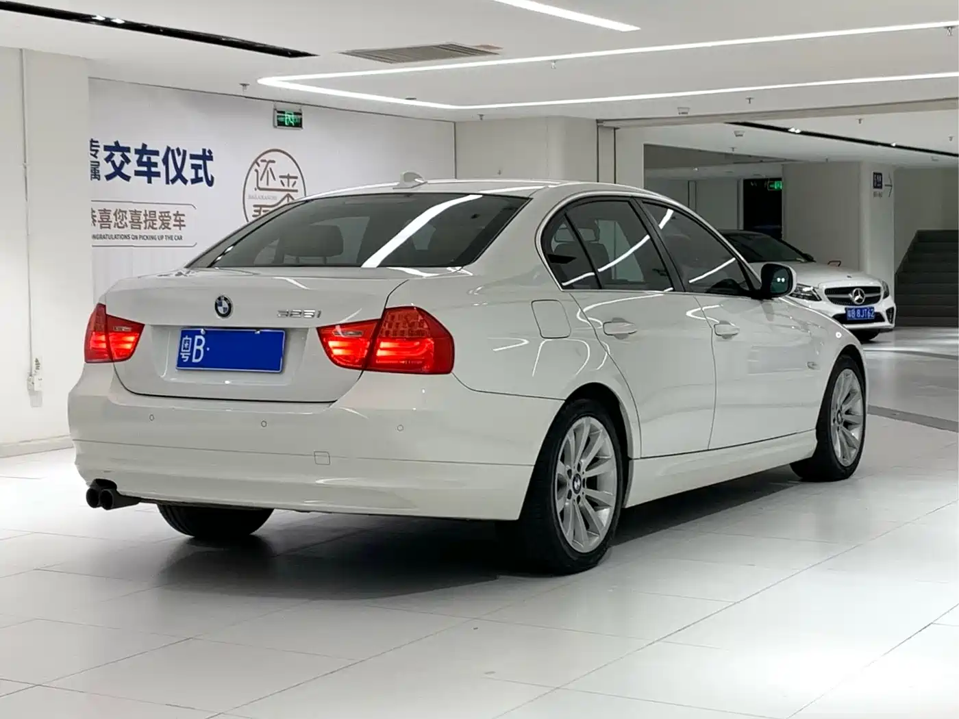 BMW 3 Series 2011 325i Fashion фото 4