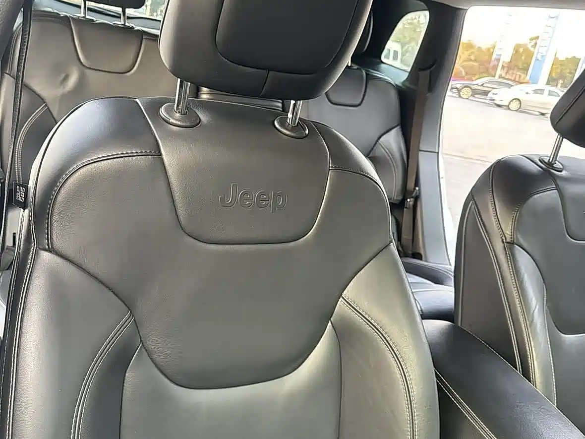 Jeep Cherokee (Import) 2015 2015 2.4L Elite Edition