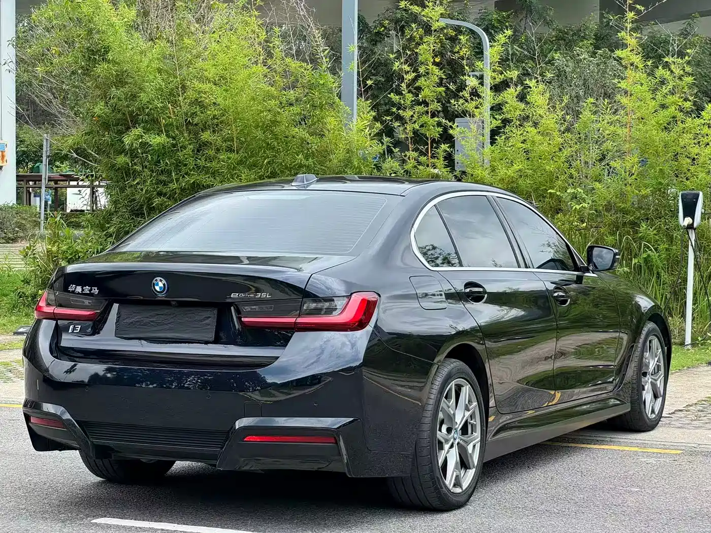 BMW i3 2024 eDrive 35 L фото 11