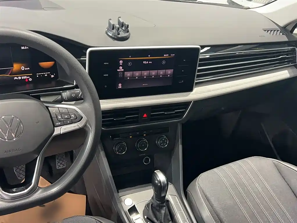 Volkswagen Tiguan L 2022 330TSI Automatic 2WD Comfort Edition фото 7