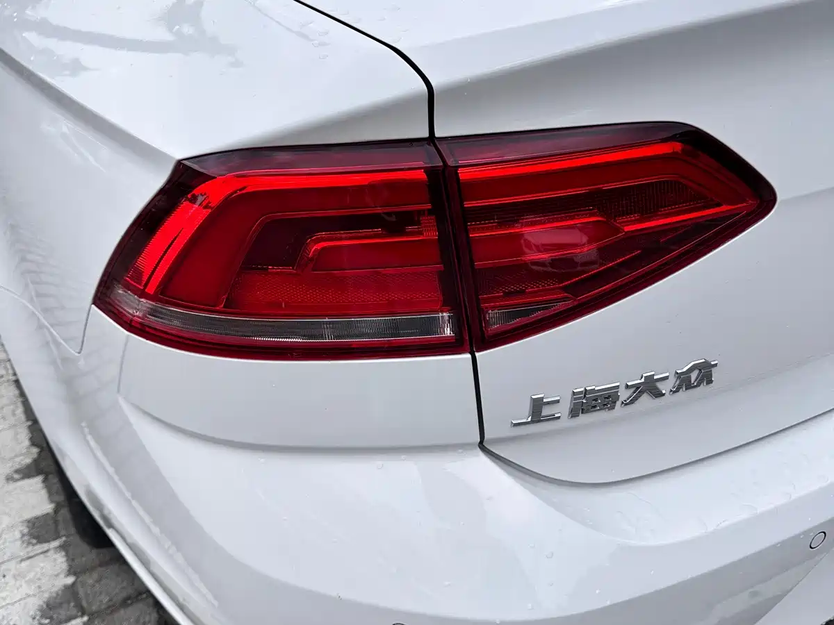 Volkswagen Lamando 2015 2015 330TSI DSG Comfort
