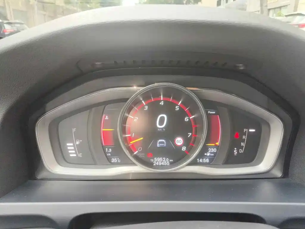 Volvo V60 2014 2015 T6 AWD R-Design