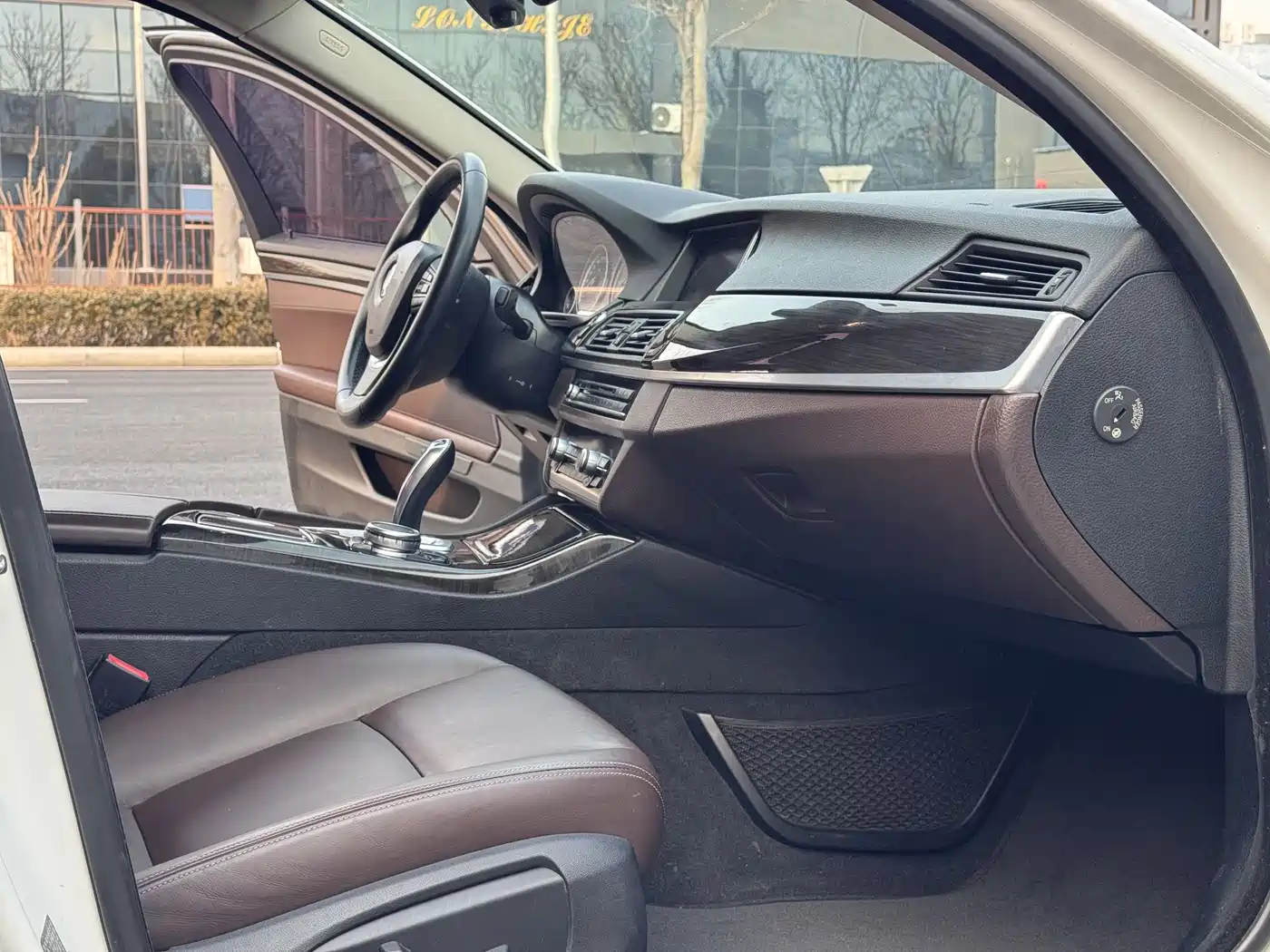 BMW 5 Series 2014 525Li Luxury Design Package фото 19