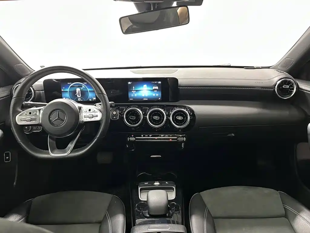 Фото 13 - Mercedes-Benz A-Class