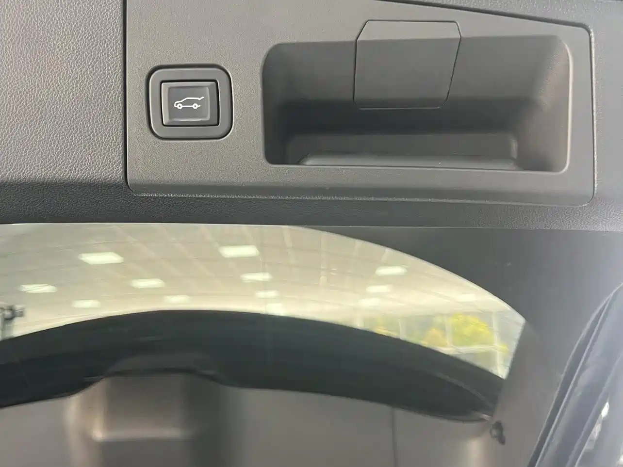 Cadillac XT4 2021 28T FWD Premium Edition фото 36