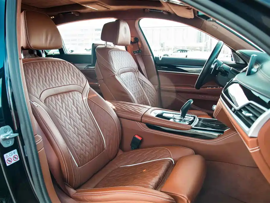 BMW 7 Series 2019 740Li xDrive Executive M Sport Package фото 15