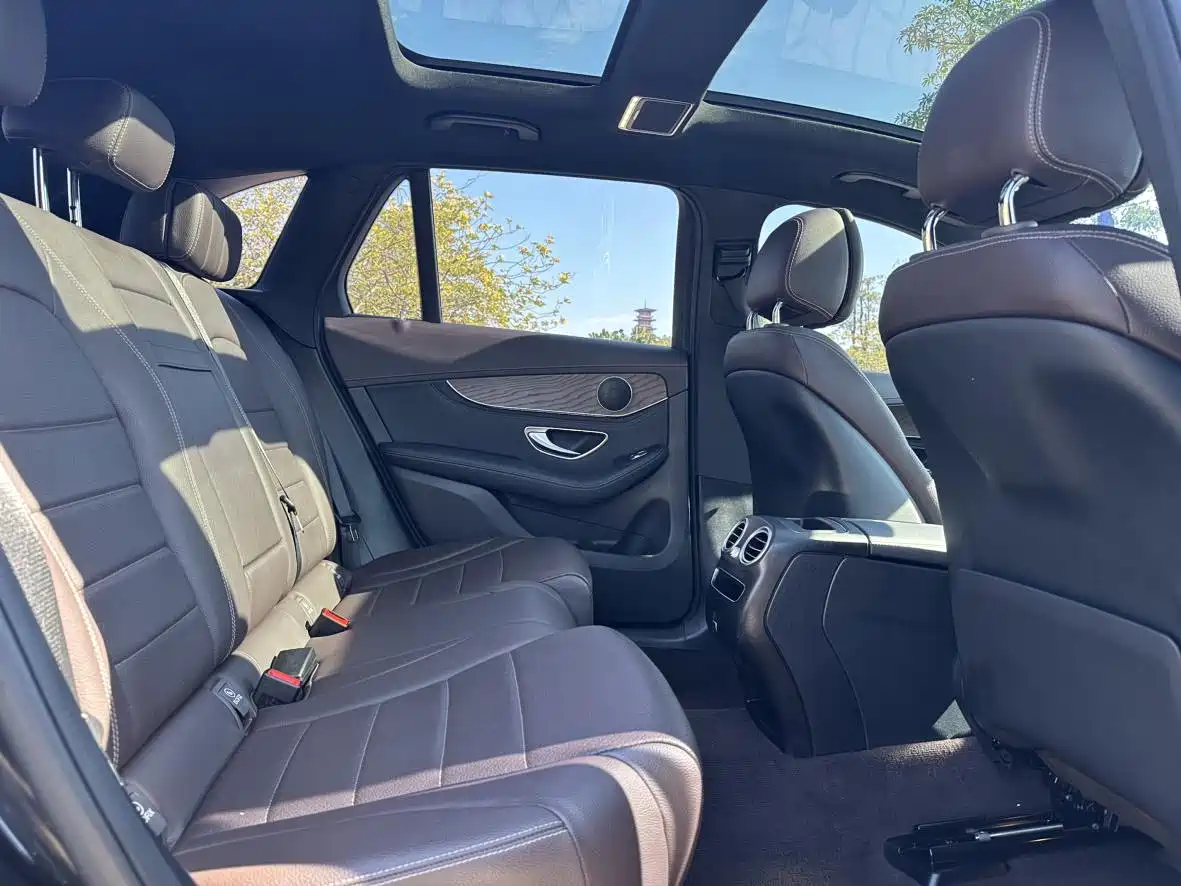 Mercedes-Benz GLC 2020 Facelift GLC 260 L 4MATIC Luxury фото 18