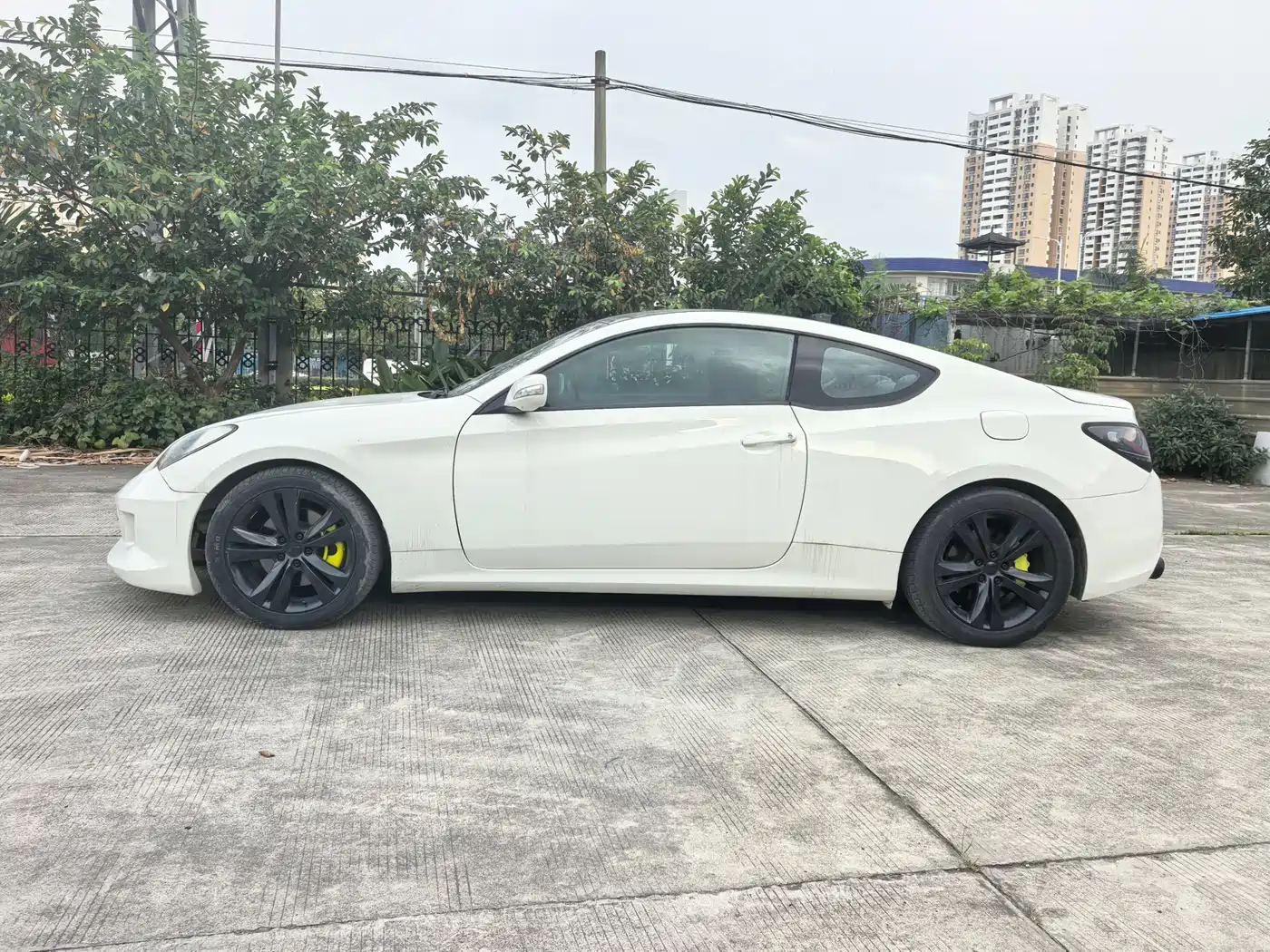 Hyundai Genesis Coupe 2009 Model 2.0T Automatic Luxury Edition фото 4