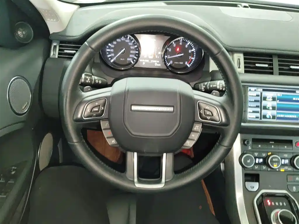 Land Rover Range Rover Evoque 2015 2.0T 5-Door Intelligent Edition фото 3