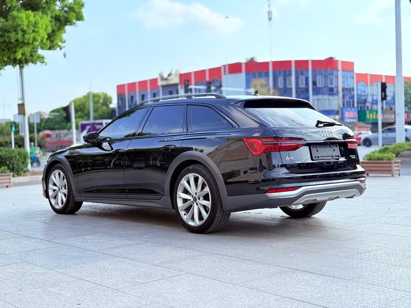 Audi A6 (Import) 2023 Model allroad quattro 55 TFSI Grand Explorer Edition фото 6