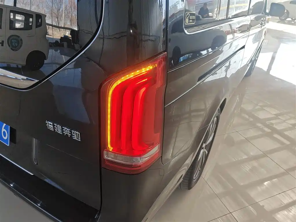 Mercedes-Benz V-Class 2020 V 260 Navigator Edition фото 24