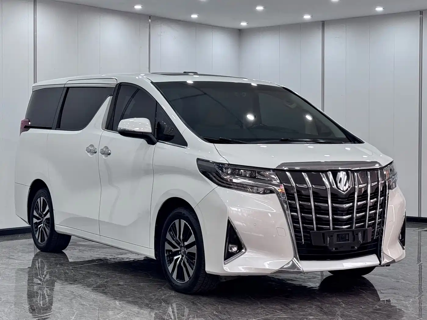 Toyota Alphard 2018 Facelift 3.5L Premium Edition фото 3