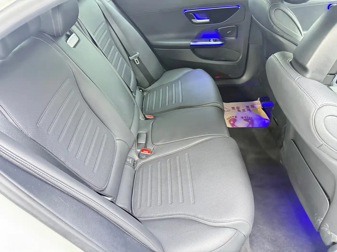 Photo 8 - Mercedes-Benz C-Class