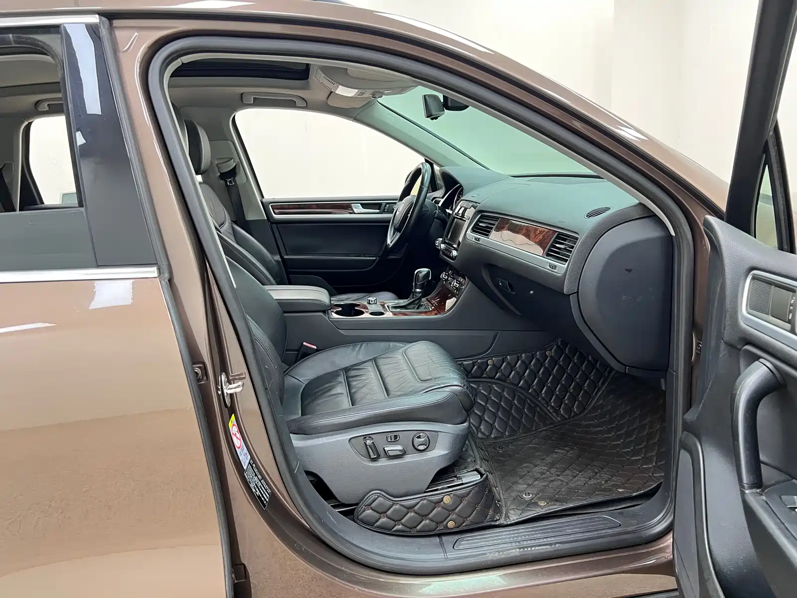 Фото 4 - Volkswagen Touareg