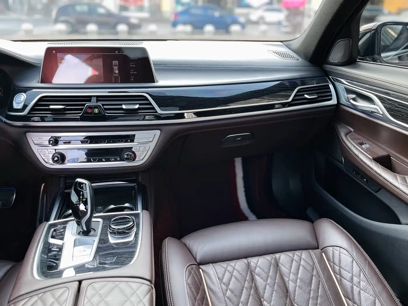 BMW 7 Series 2021 Model 740Li Leading M Sport Package фото 12