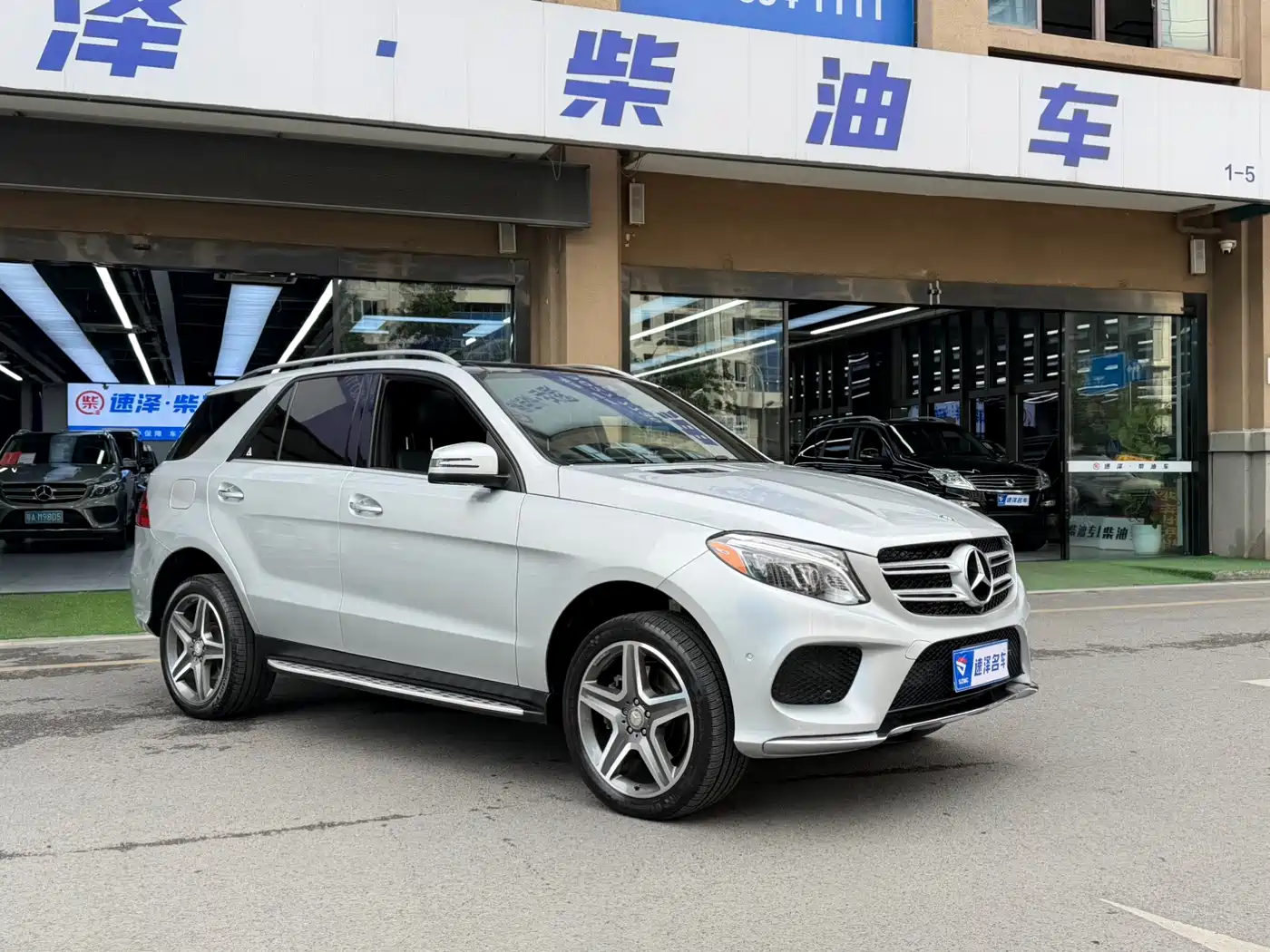 Mercedes-Benz GLE 2015 GLE 350 d 4MATIC фото 3