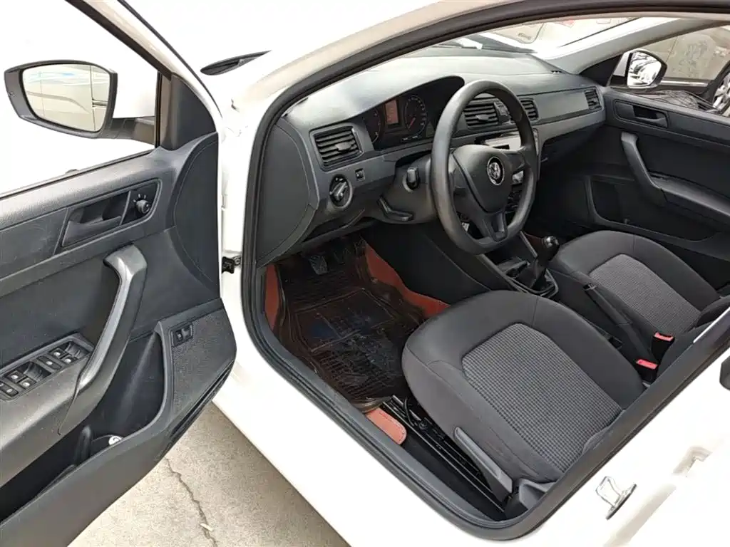 Volkswagen Santana 2016 1.4L Manual Trend Edition фото 16