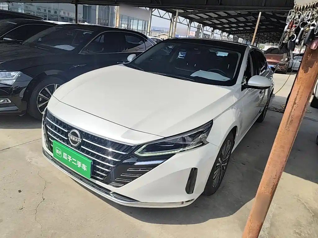 Photo 1 - Nissan Teana