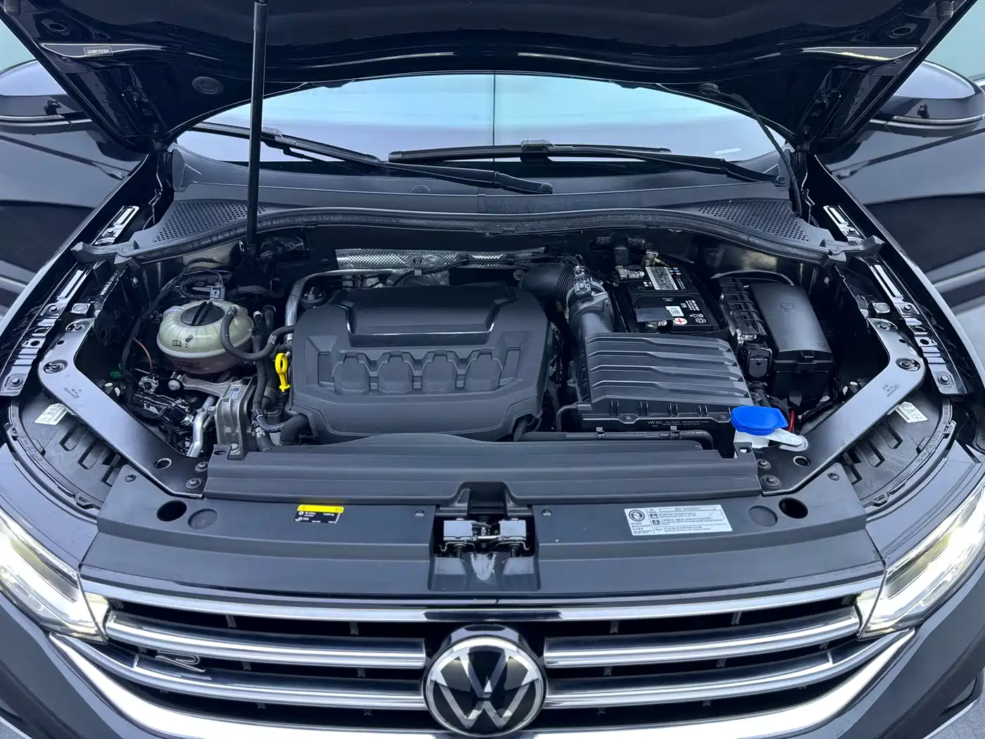 Volkswagen Tiguan L 2023 330TSI Auto 2WD R-Line Premium Edition фото 29
