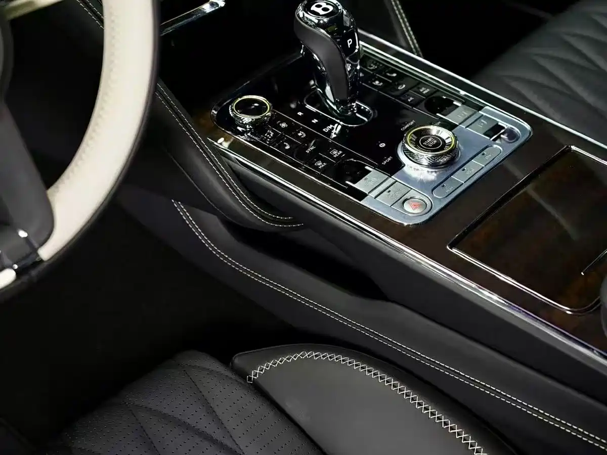 BENTLEY FLYING SPUR PLUG IN HYBRID