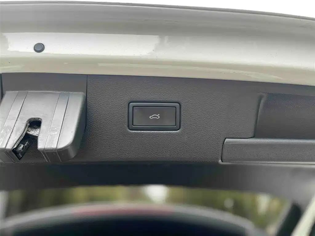 Volkswagen Tayron 2021 330TSI 2WD Luxury Smart Connect Edition фото 21