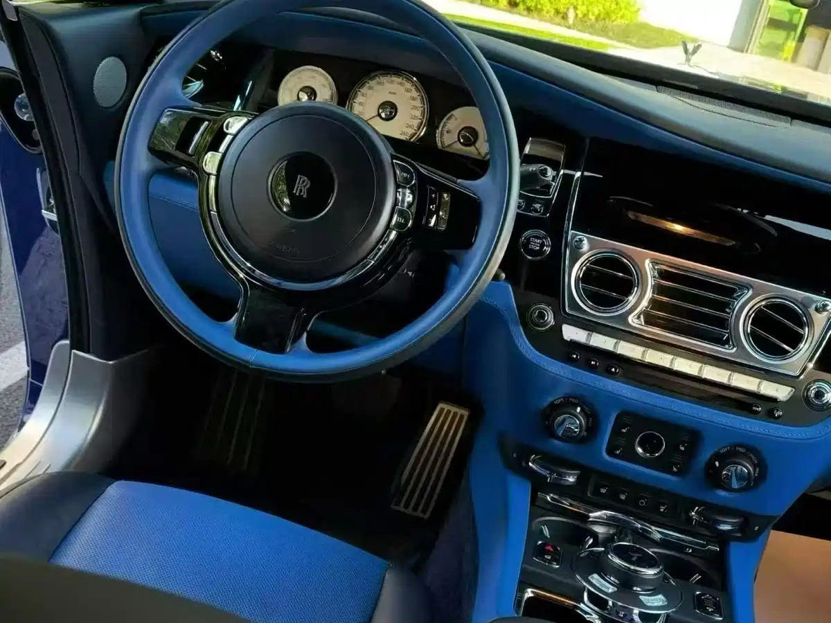 Фото 4 - Rolls-Royce Wraith