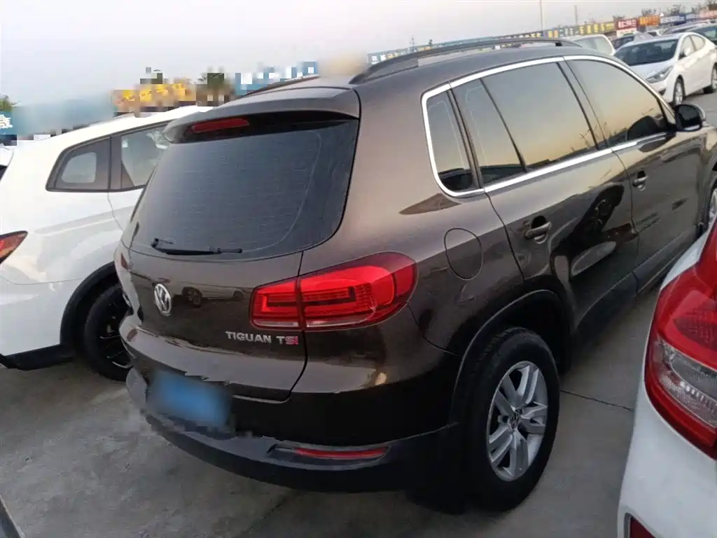 Volkswagen Tiguan 2015 1.8TSI Automatic 2WD Trendline фото 6