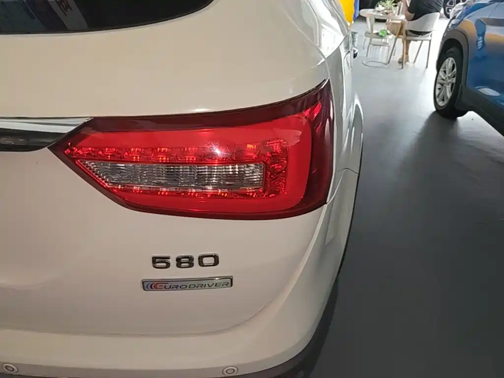 Dongfeng Fengguang Fengguang 580 2019 2018 1.8L Manual Comfort Version