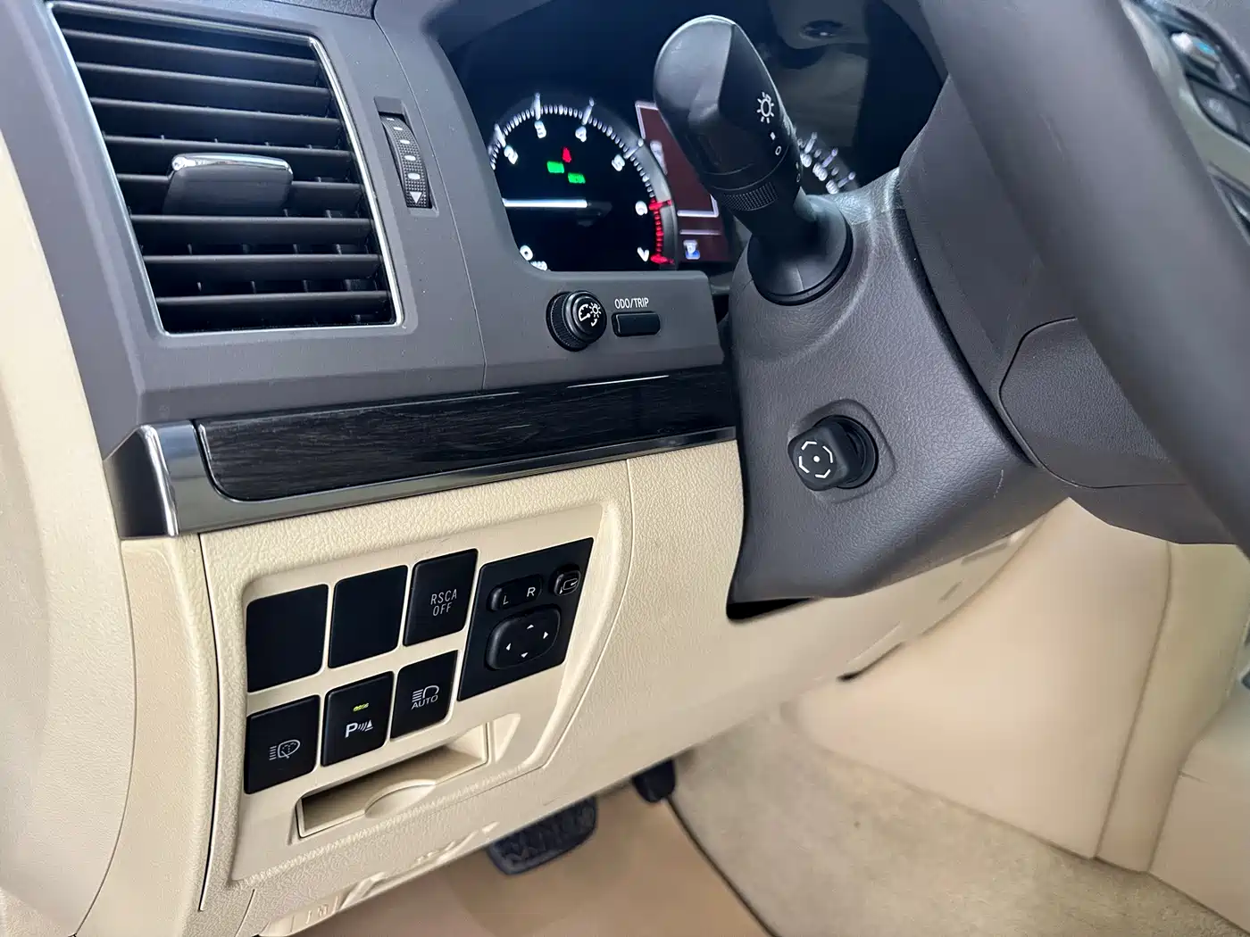 Toyota Land Cruiser 2016 4.6L Automatic VX-R фото 8