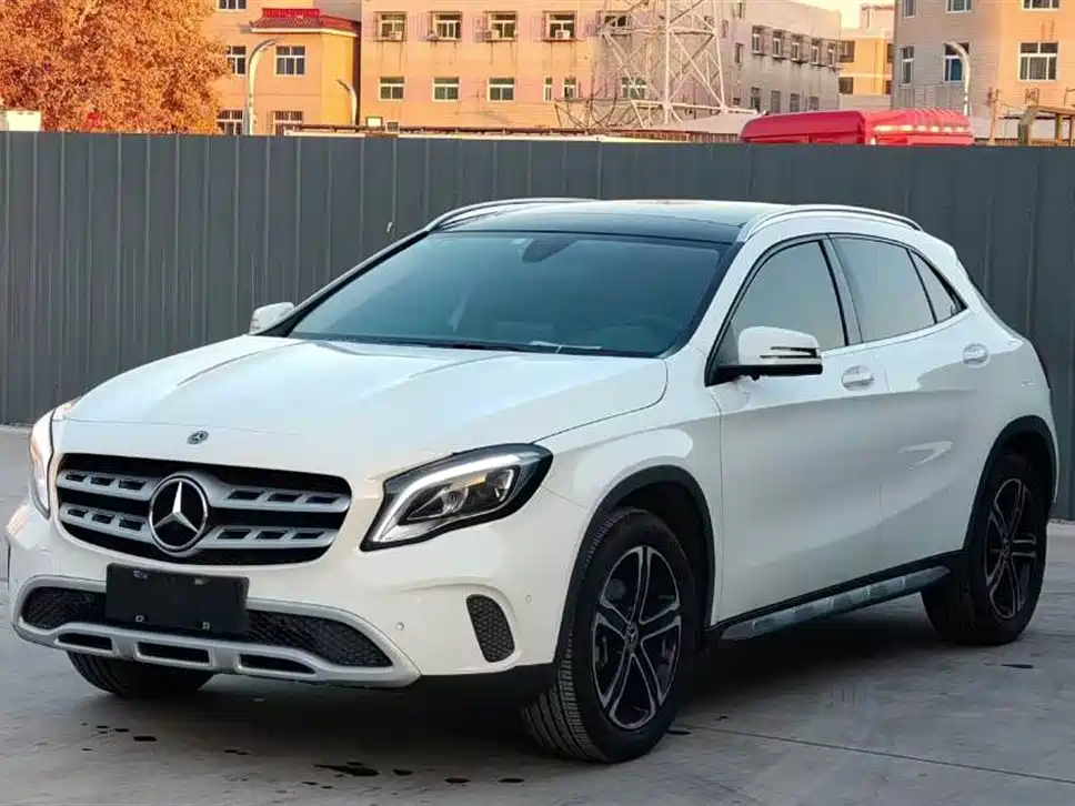 Mercedes-Benz GLA 2019 GLA 200 Fashion