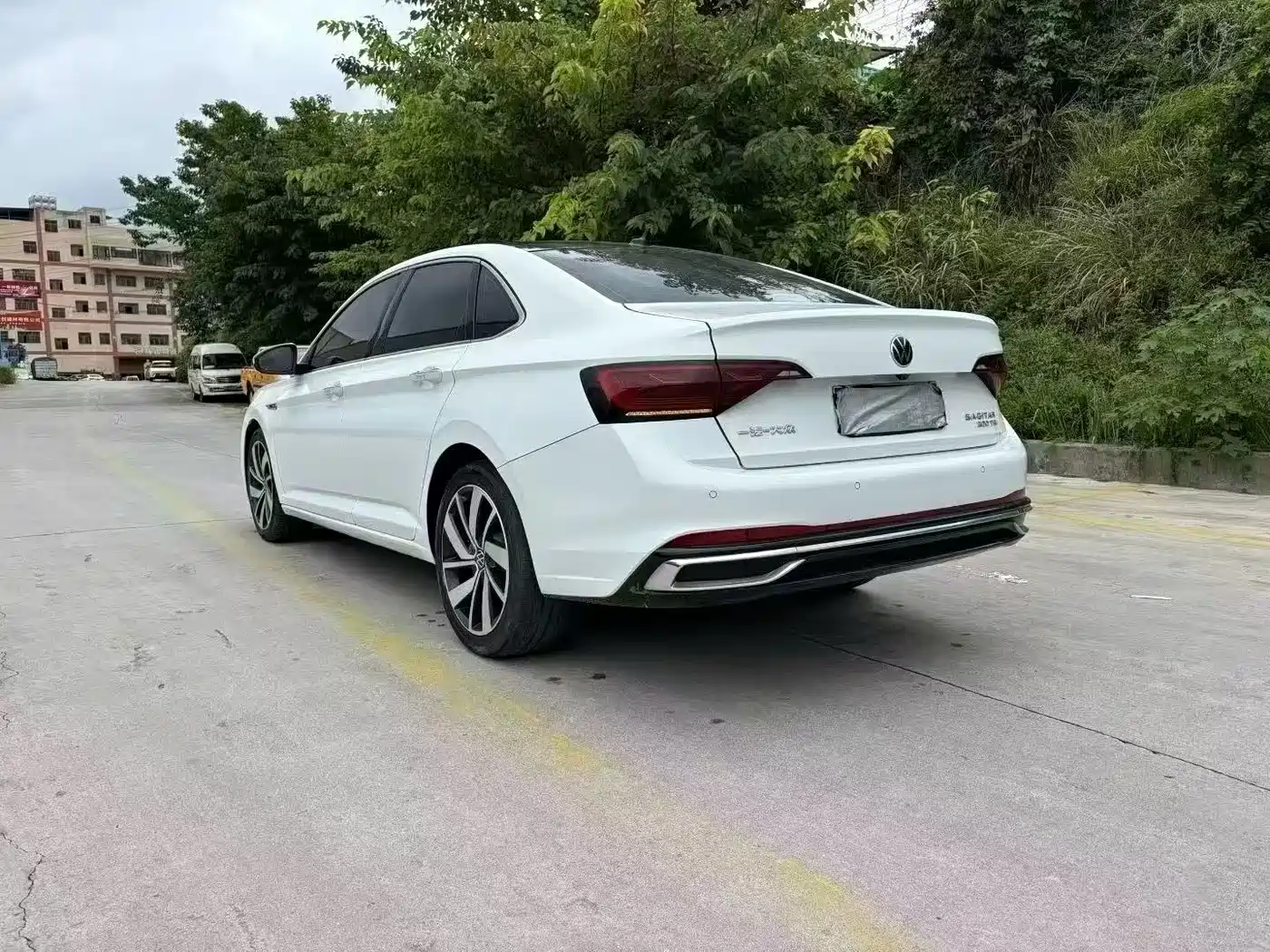 Volkswagen Sagitar 2023 Model Year 280TSI DSG Surpass Edition фото 7