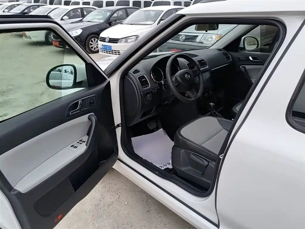 Škoda Yeti 2017 TSI280 DSG Advance фото 16