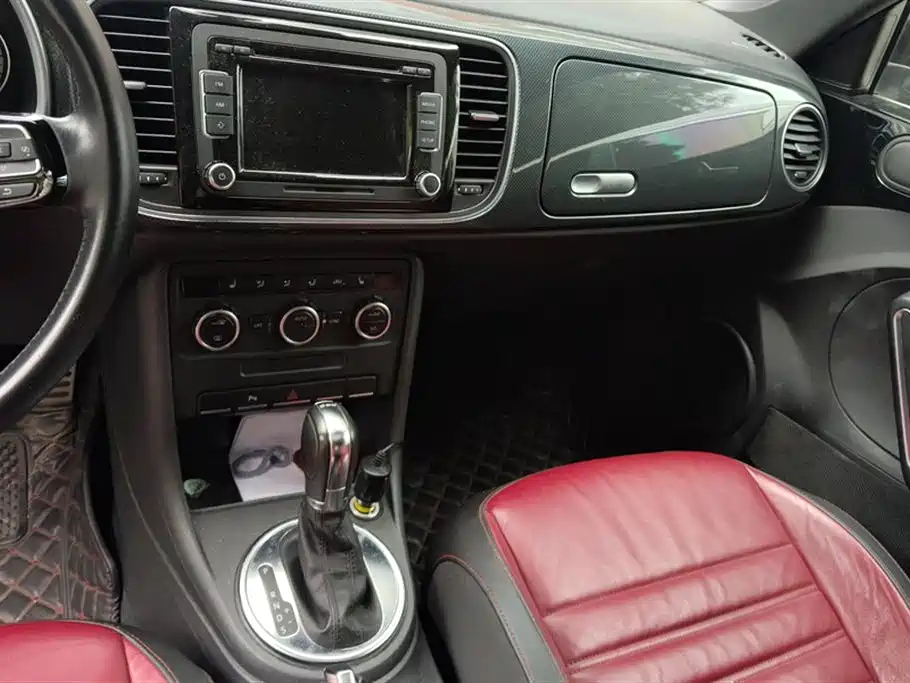 Volkswagen Beetle 2013 1.4TSI Luxury фото 13