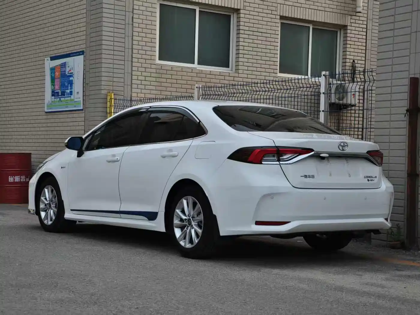 Toyota Corolla 2024 Model 1.8L Smart Hybrid Elite Edition фото 5
