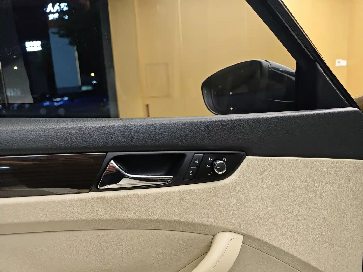 Volkswagen Passat 2015 1.8TSI DSG Prestige Edition фото 8