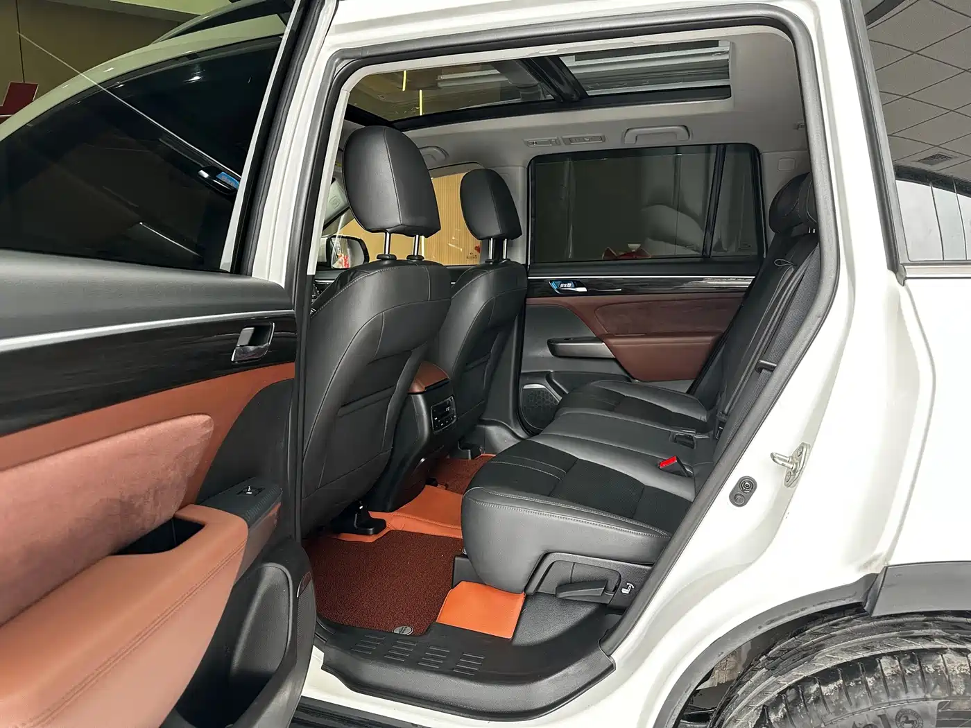GAC Trumpchi Trumpchi GS8 2017 320T 2WD Luxury Smart Connect (7-seater) фото 10