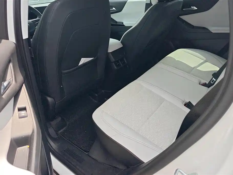 Chevrolet Equinox Plus 2024 155km ACTIV Ultimate Edition фото 11