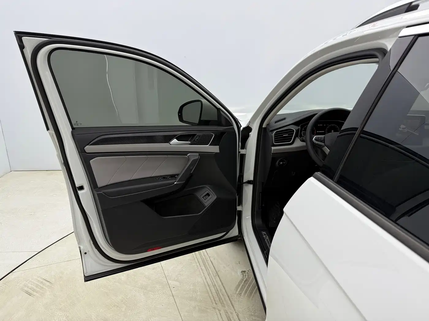 Volkswagen Tayron 2023 280TSI 2WD Luxury Plus Advanced Edition фото 22