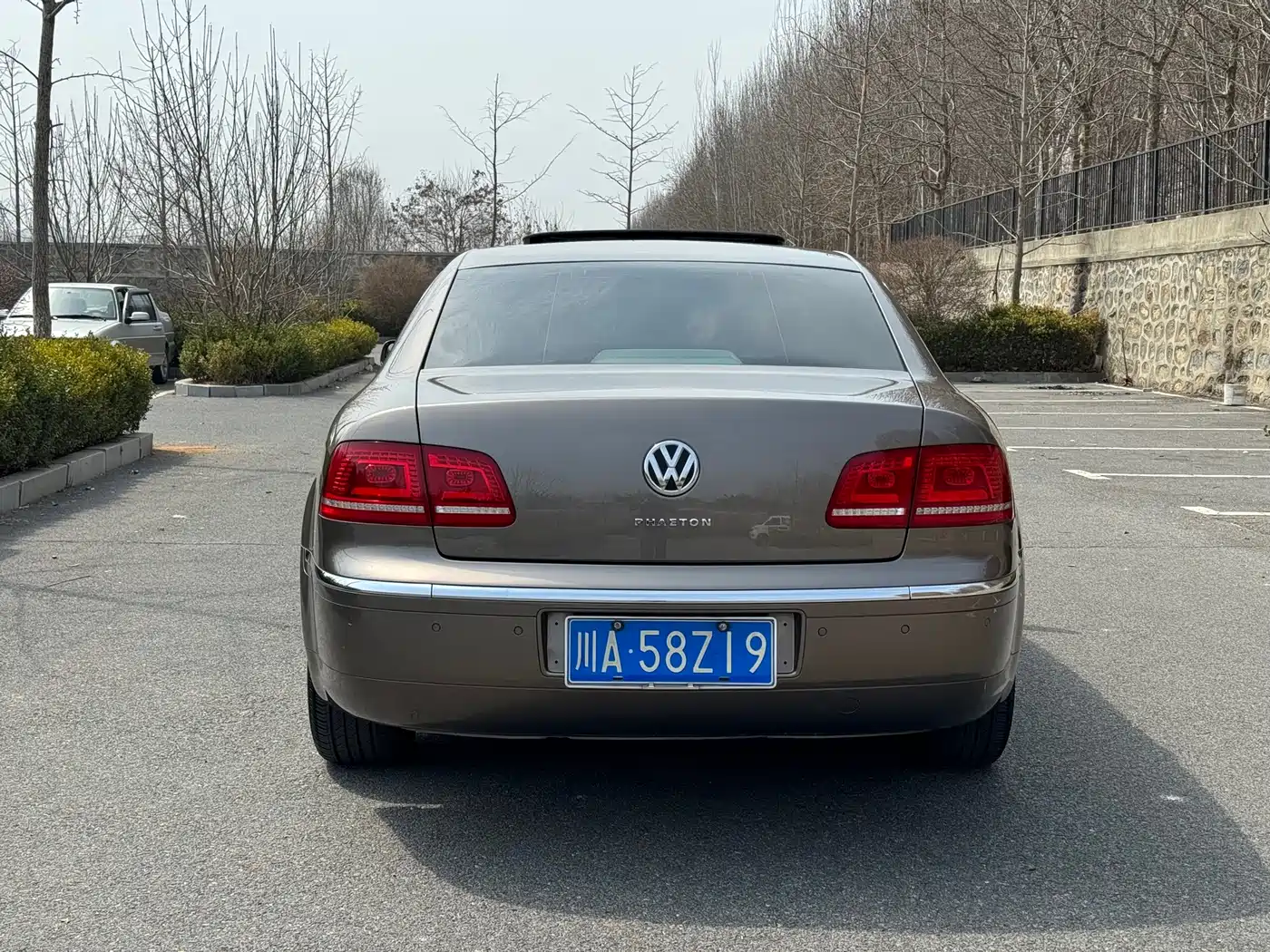 Volkswagen Phaeton 2011 3.6L V6 5-seat Extended Business Edition фото 9