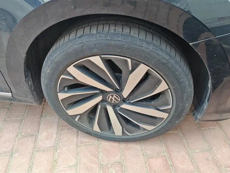 Volkswagen Passat 2025 Outstanding 330TSI Elite Edition фото 6