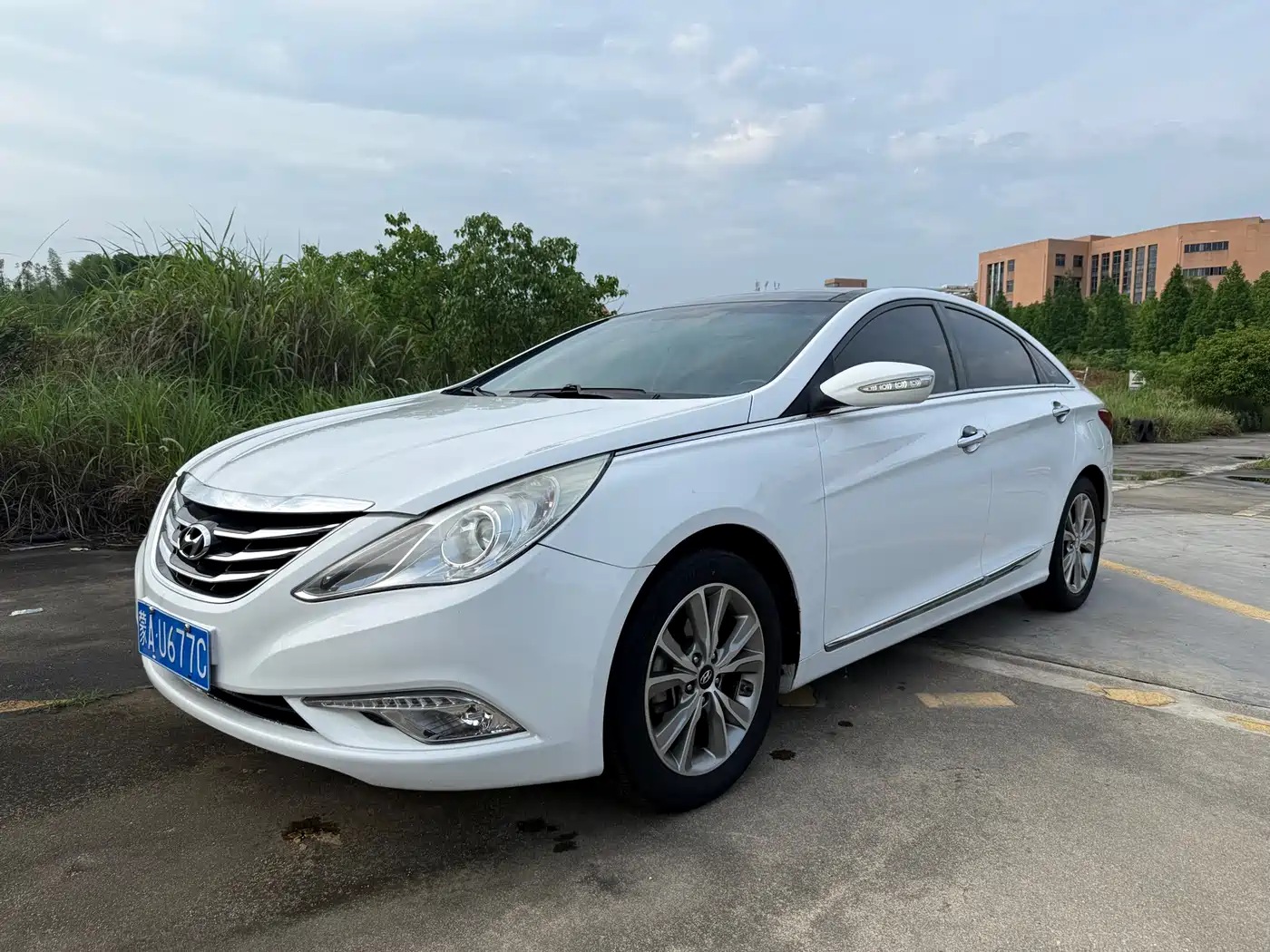 Hyundai Sonata 2014 2.4L Automatic Leading Edition China IV