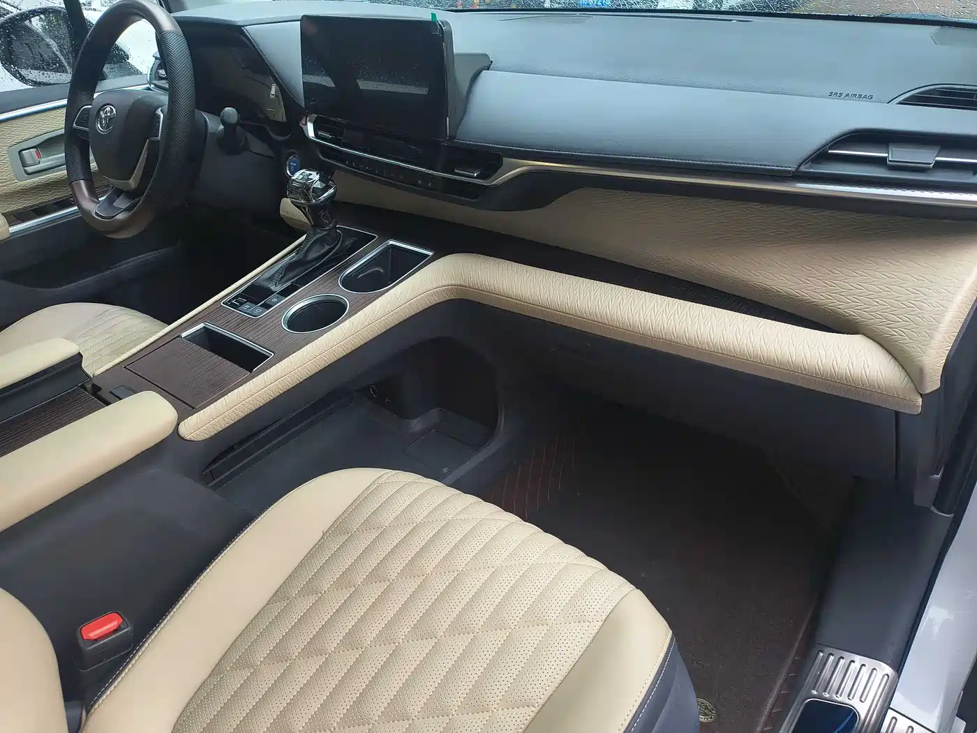 Toyota Sienna 2023 2.5L Hybrid Comfort Edition фото 17