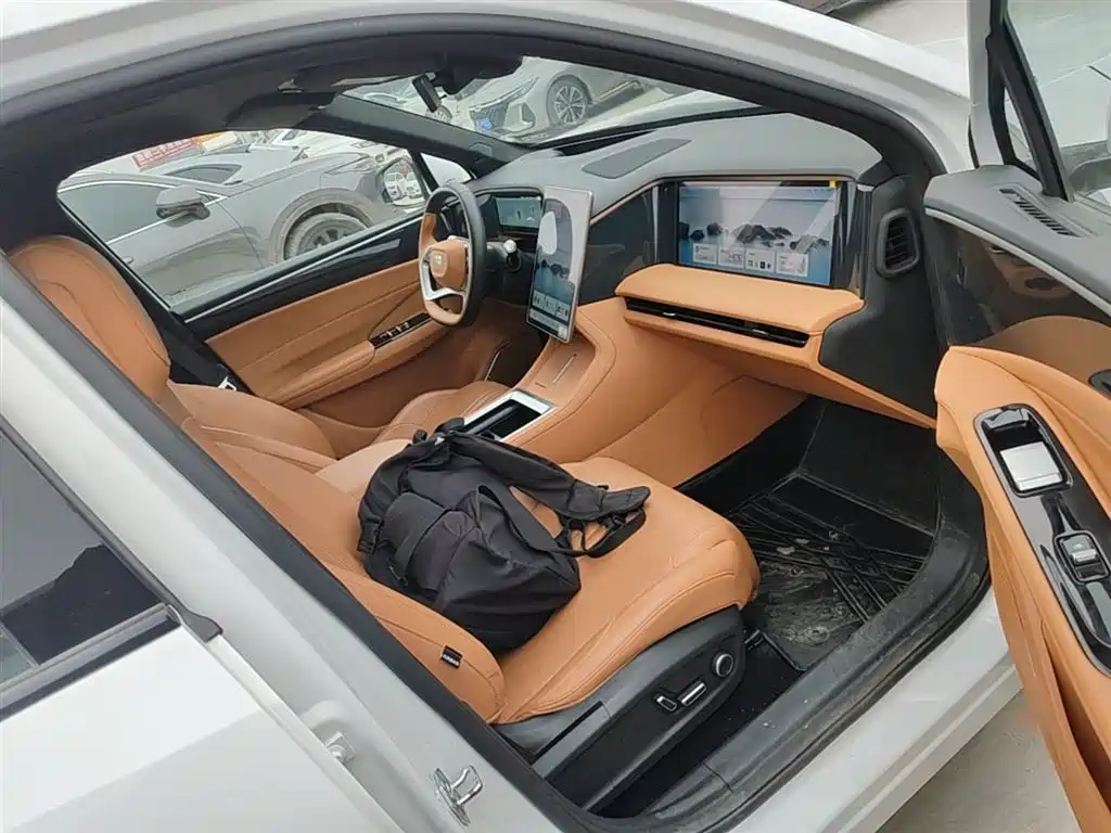 Geely Galaxy Galaxy L7 2025 EM-i 115km Explorer+ Edition фото 25